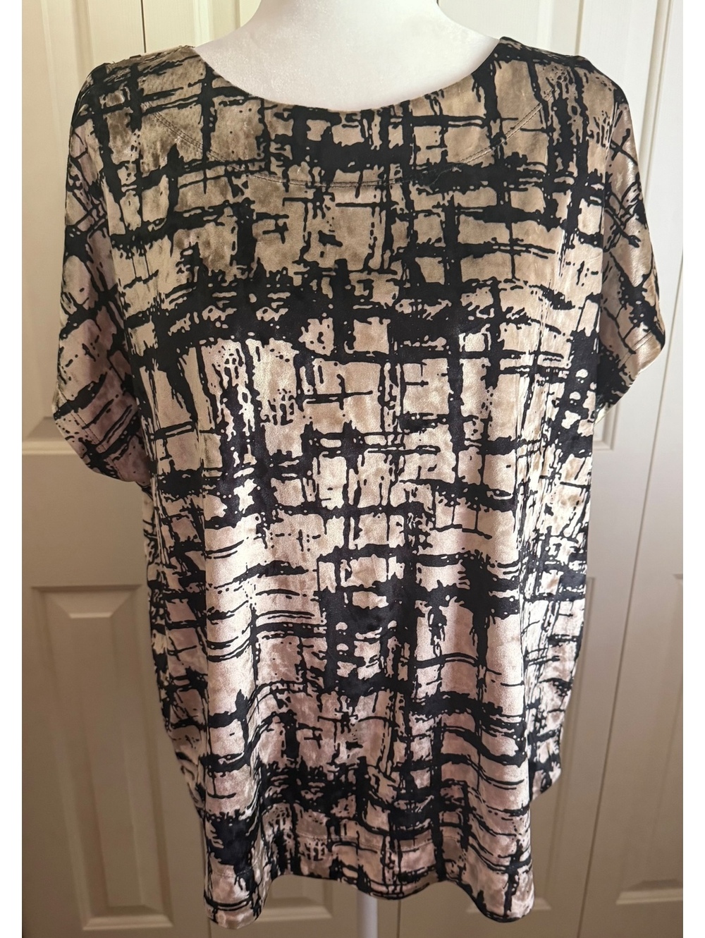 Renuar Women XL Black Champagne Abstract Velour Velvet Feel Draped Sleeve Top